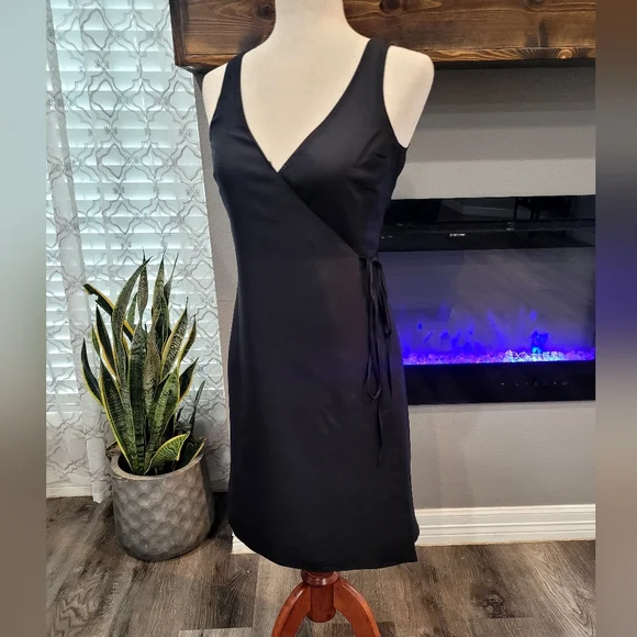 ANN TAYLOR Dress Size 2P 100% Silk in prestige condition - Picture 3 of 7